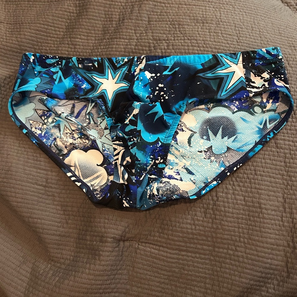 Vuthy Sim Blue Starburst Men’s Bikini Swim Brief Sz XXL